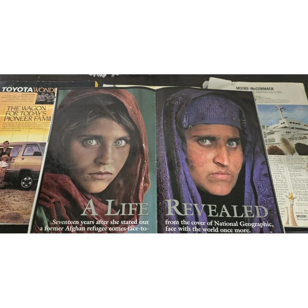 4 National Geographic Magazine‎ December 1988 Holographic August 1966 July 1987